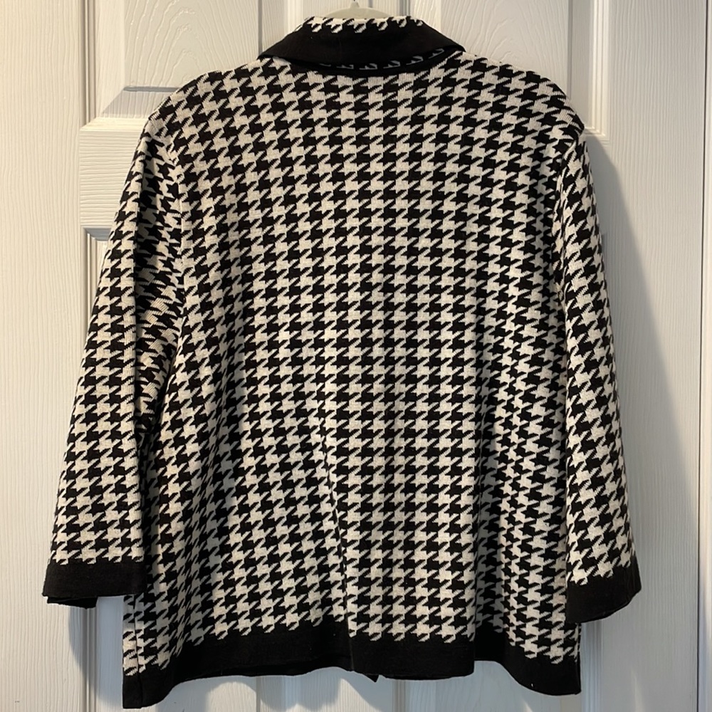 Covington Houndstooth Collared Button Up Cardigan… - image 5